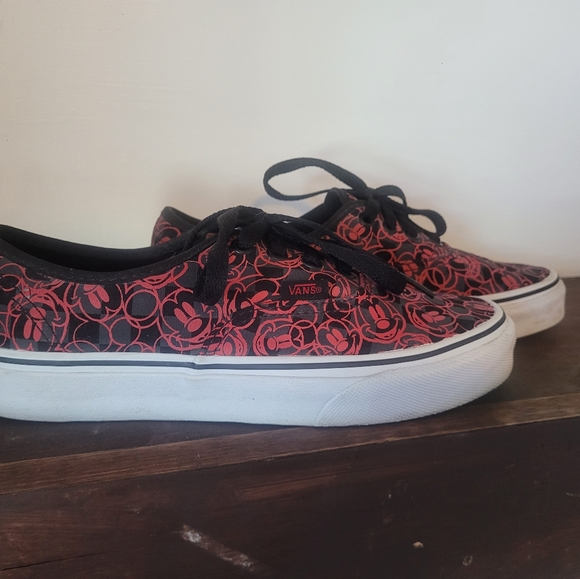 Mickey Mouse Vans Limited Edition - Picture 3 of 6